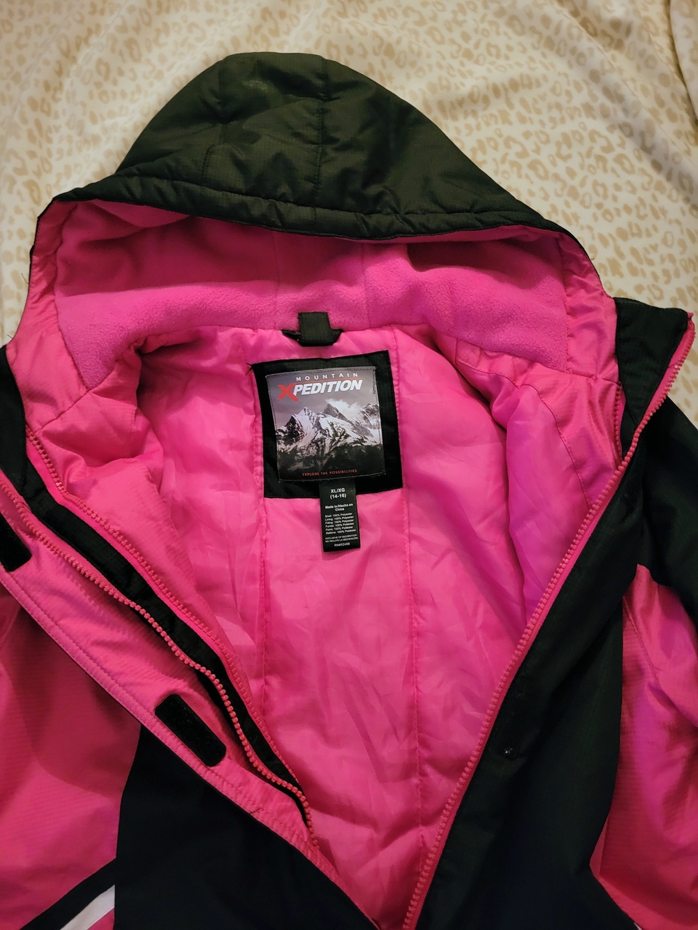 Mountain Xpedition Girls' Pink & Black Hooded Puffer Jacket